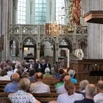 Vierklank juli/augustus 2025: Toerist in eigen leven