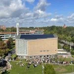 Plek van Hoop bij de Adventkerk in gebruik genomen
